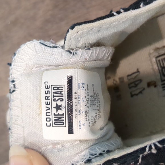 Converse all stars, toddler size 5 - Picture 4 of 4